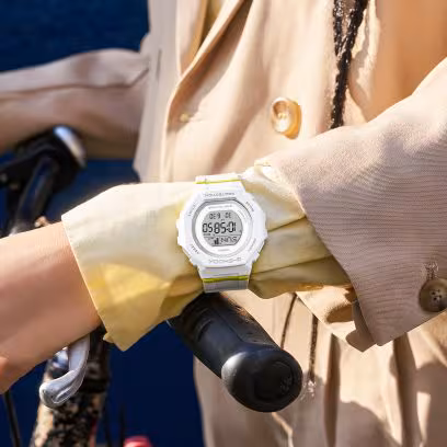 Casio GMD-B300SC-7 — вид сбоку