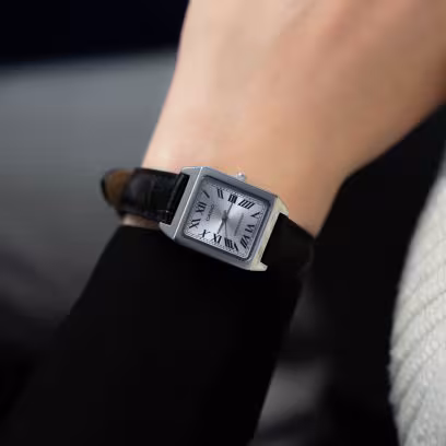 Casio LTP-V007L-7B1 на запястье